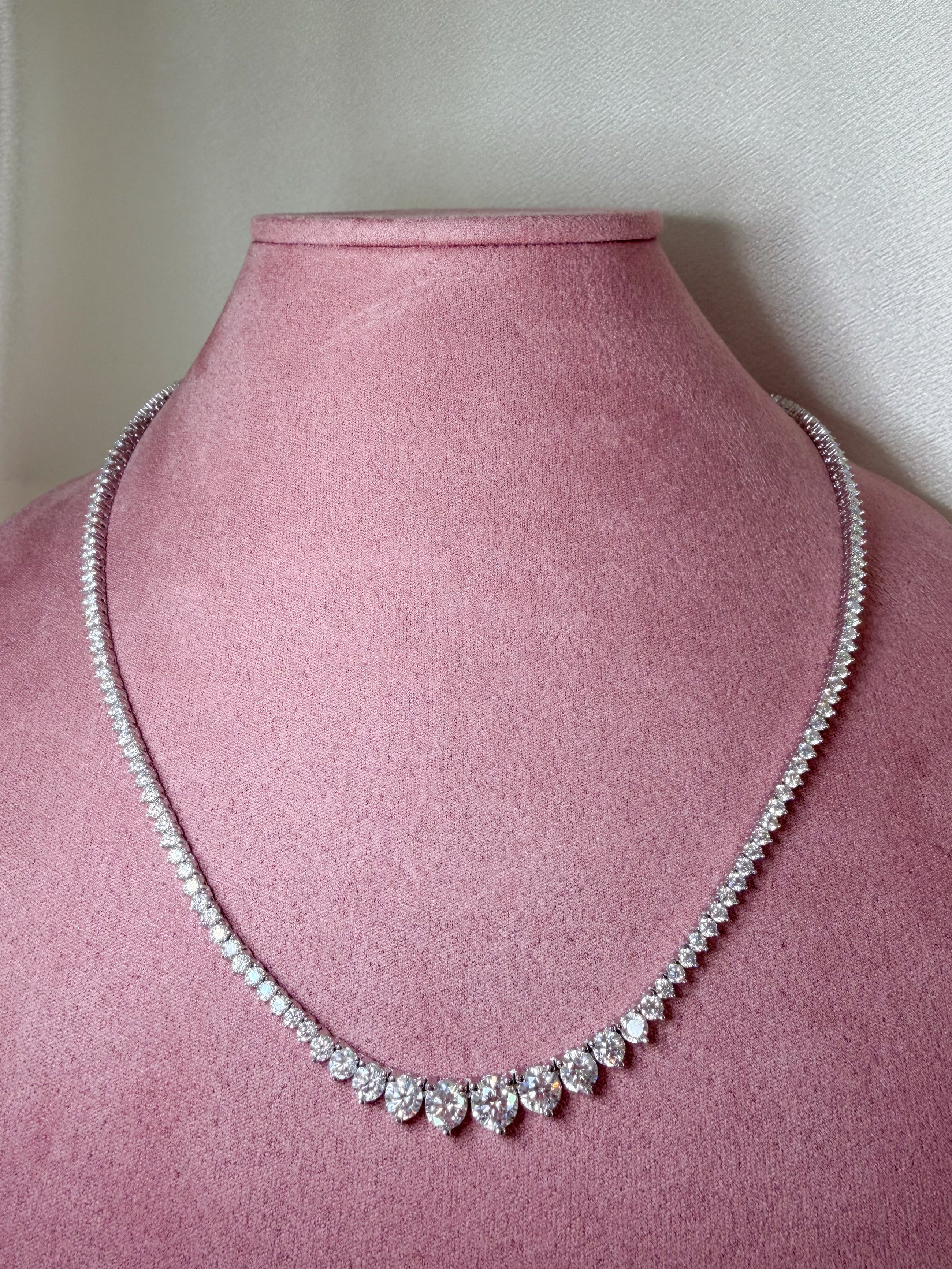 Moissanite Gradual Tennis Necklace