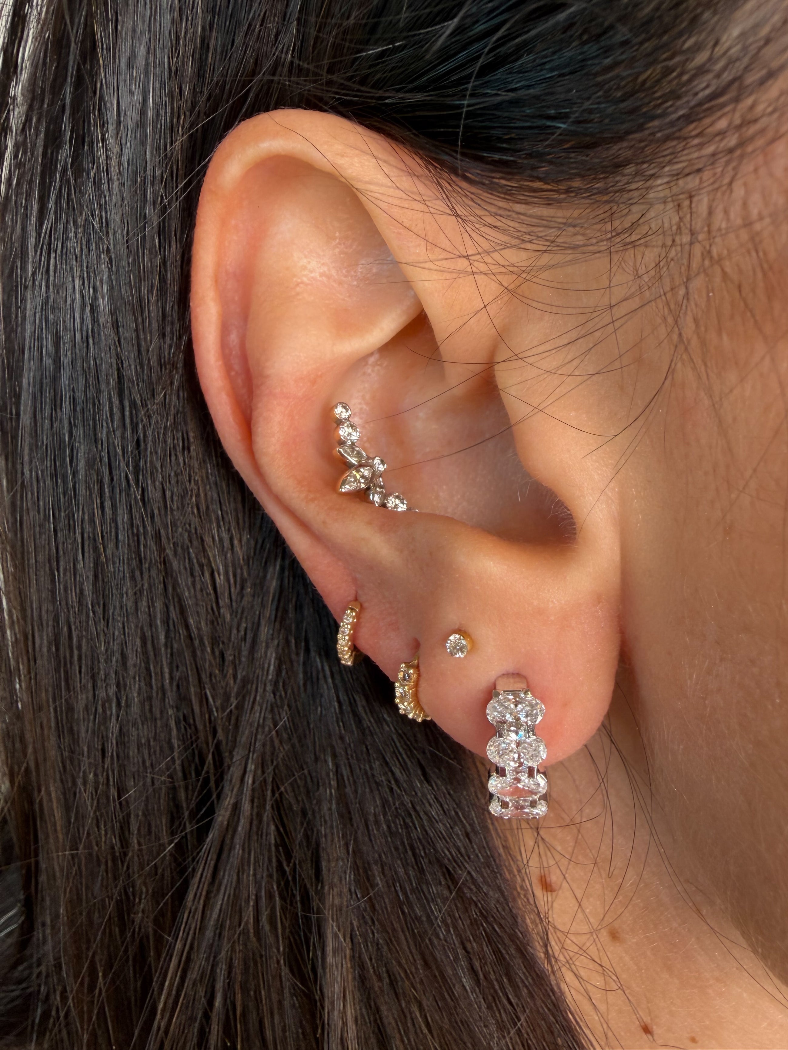 The Headliner Oval Huggies