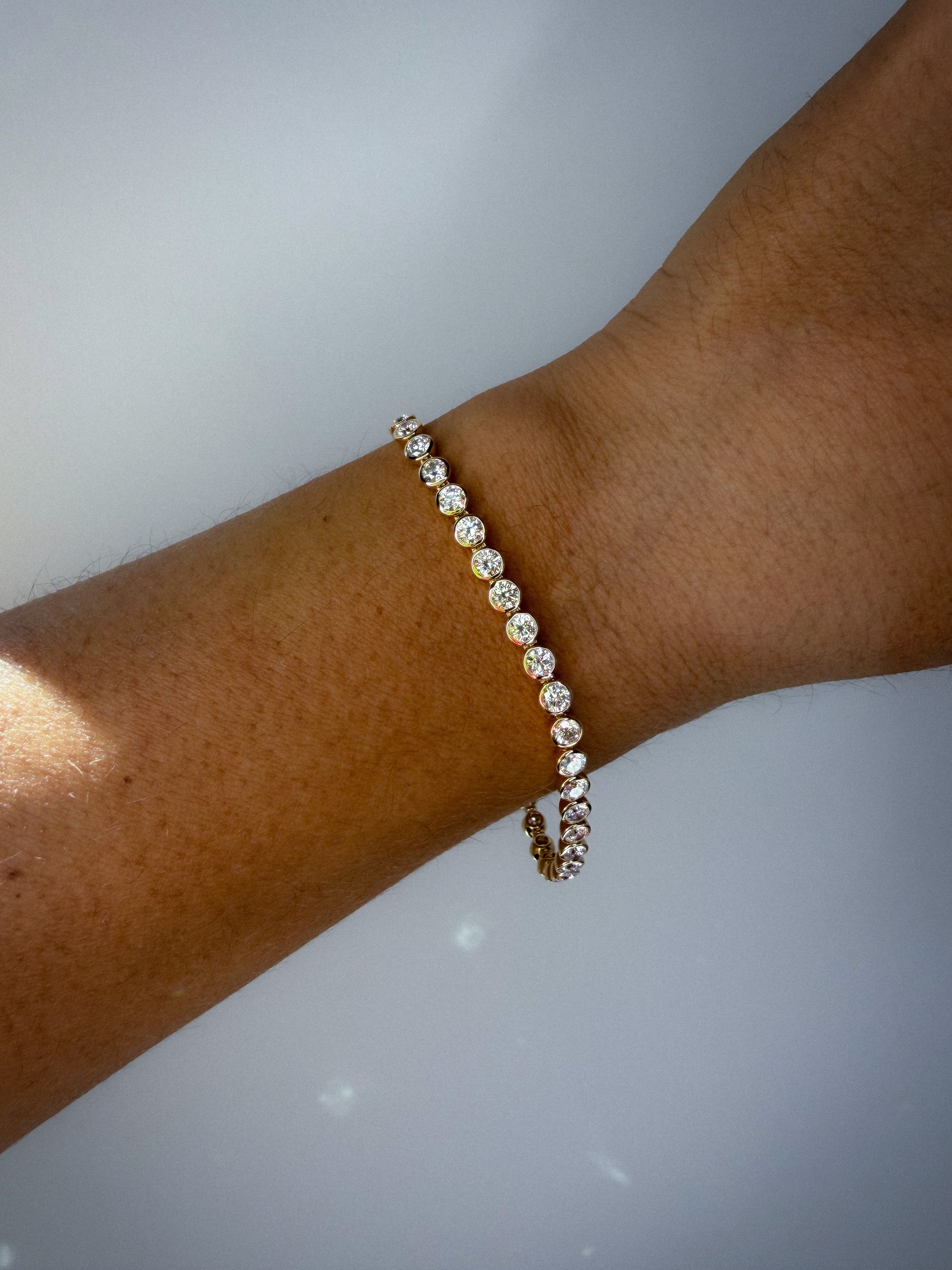 Round Bezel Tennis Bracelet