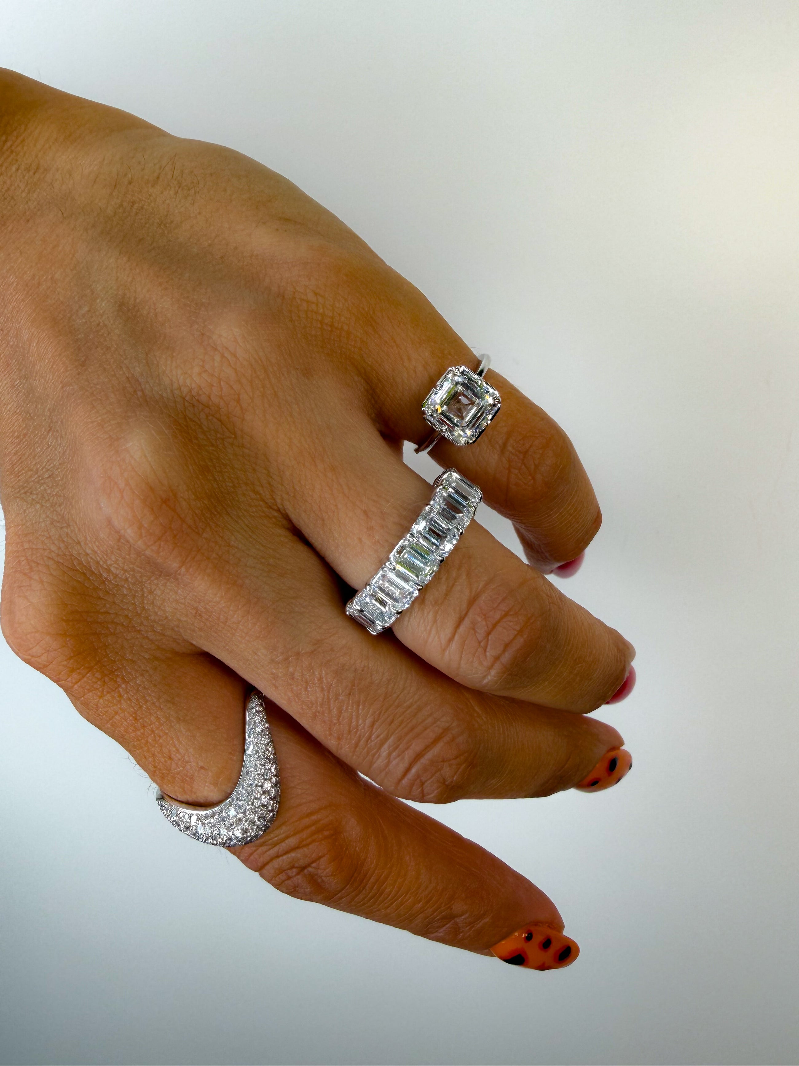 The Nova Curve Ring