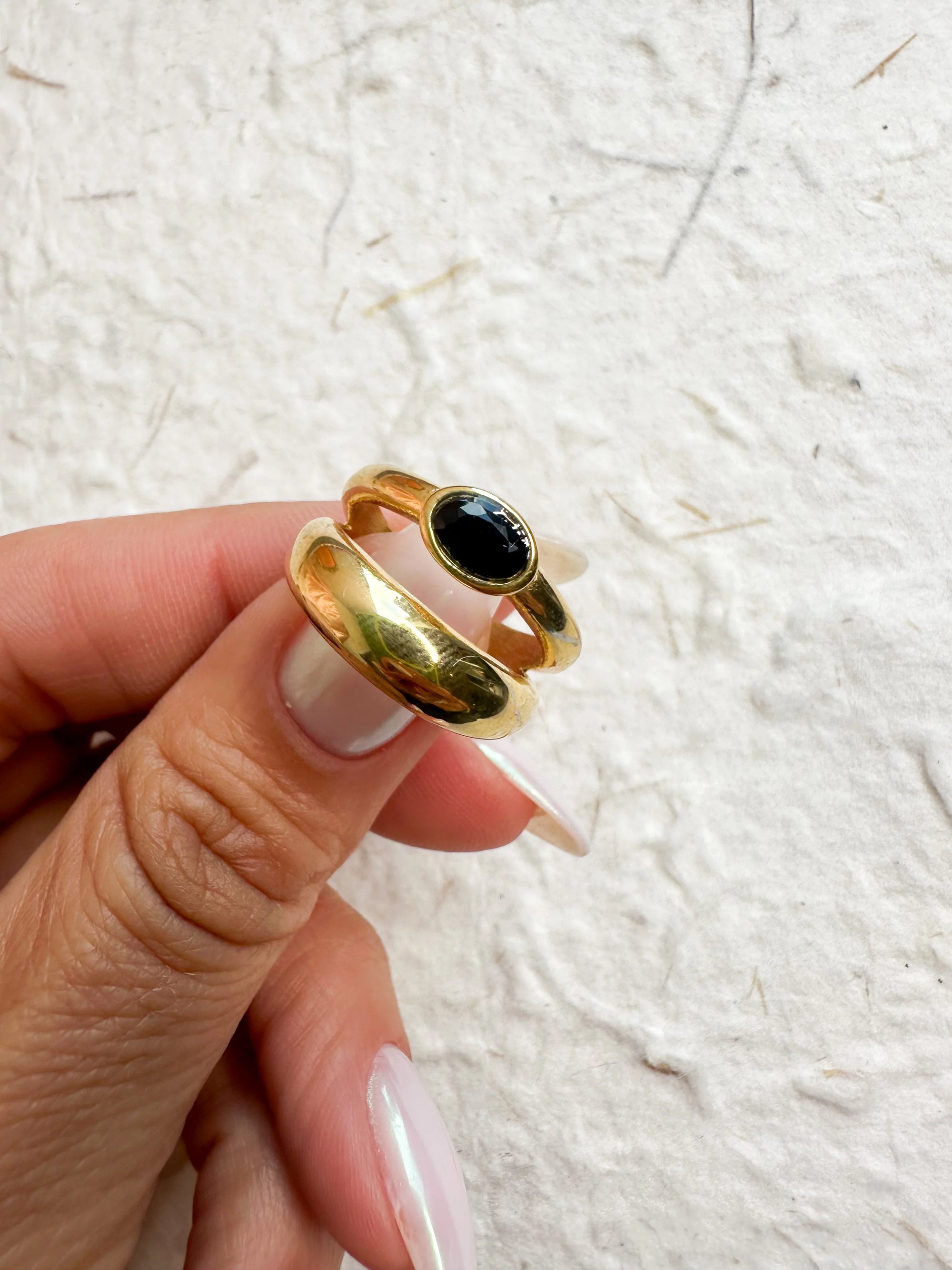The Black Curve Ring