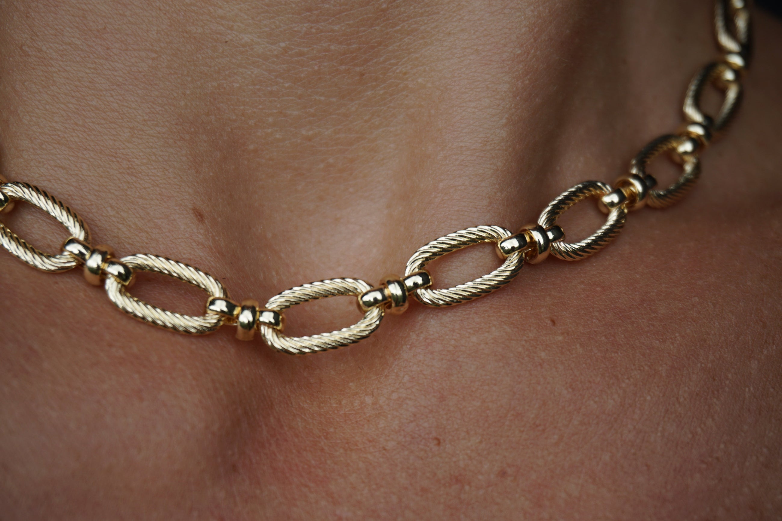 The Textured Link Necklace