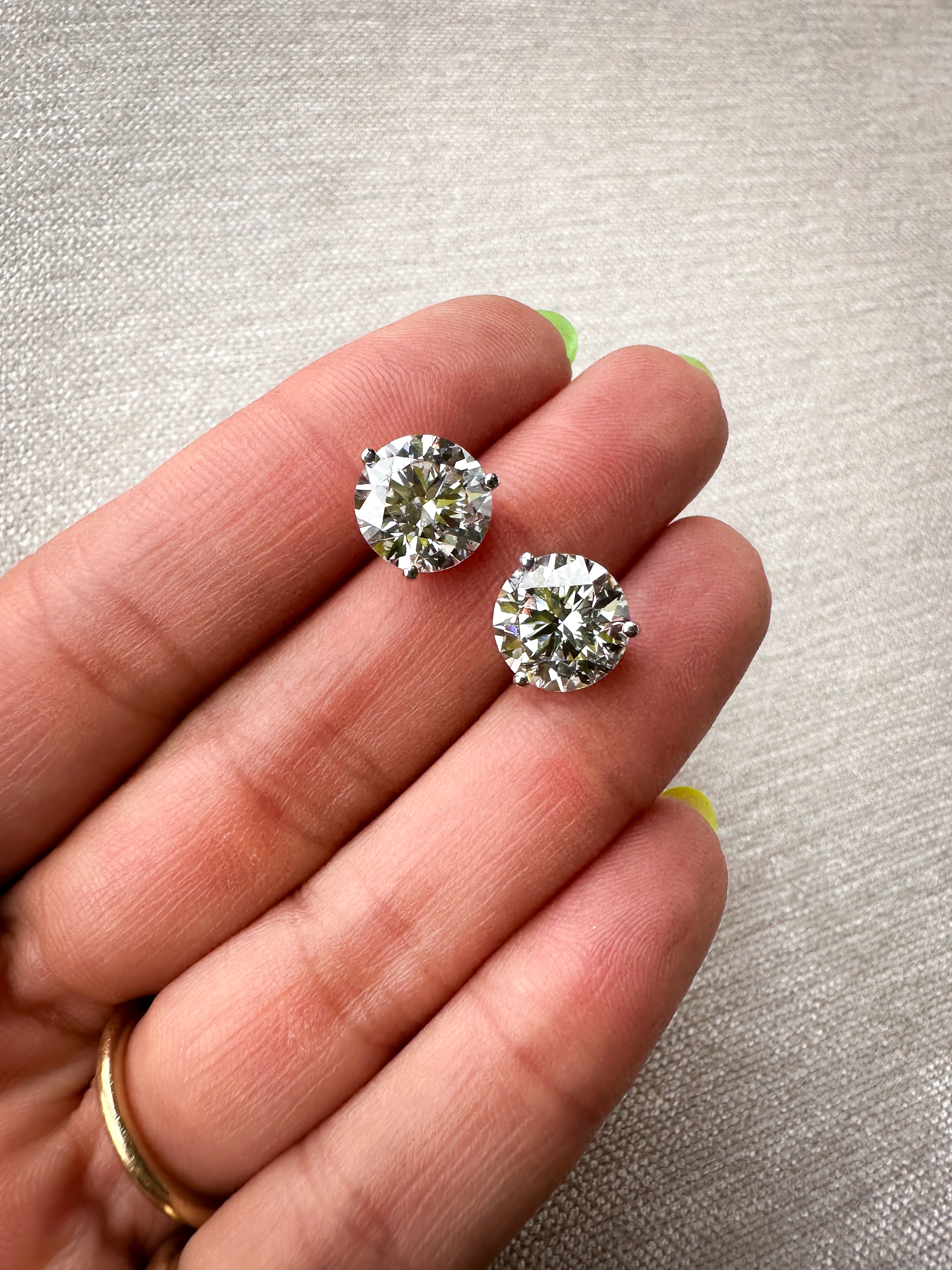 The Loud Luxury - Brilliant Cut 8ctw Diamond Studs