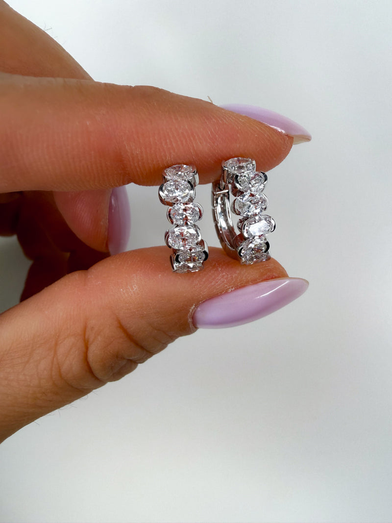 The Backstage Oval Huggies