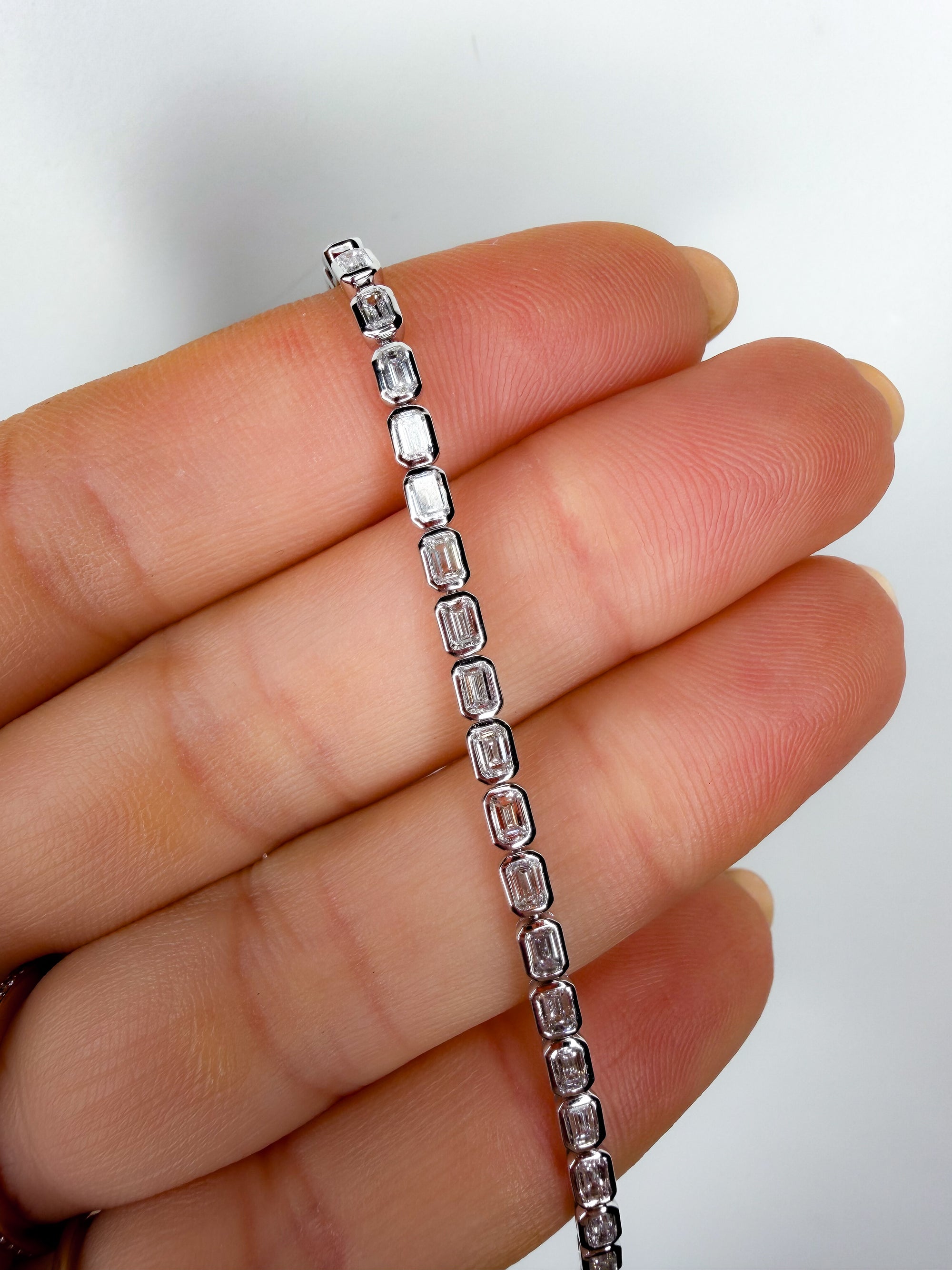 Mini Bezel Emerald Tennis Bracelet