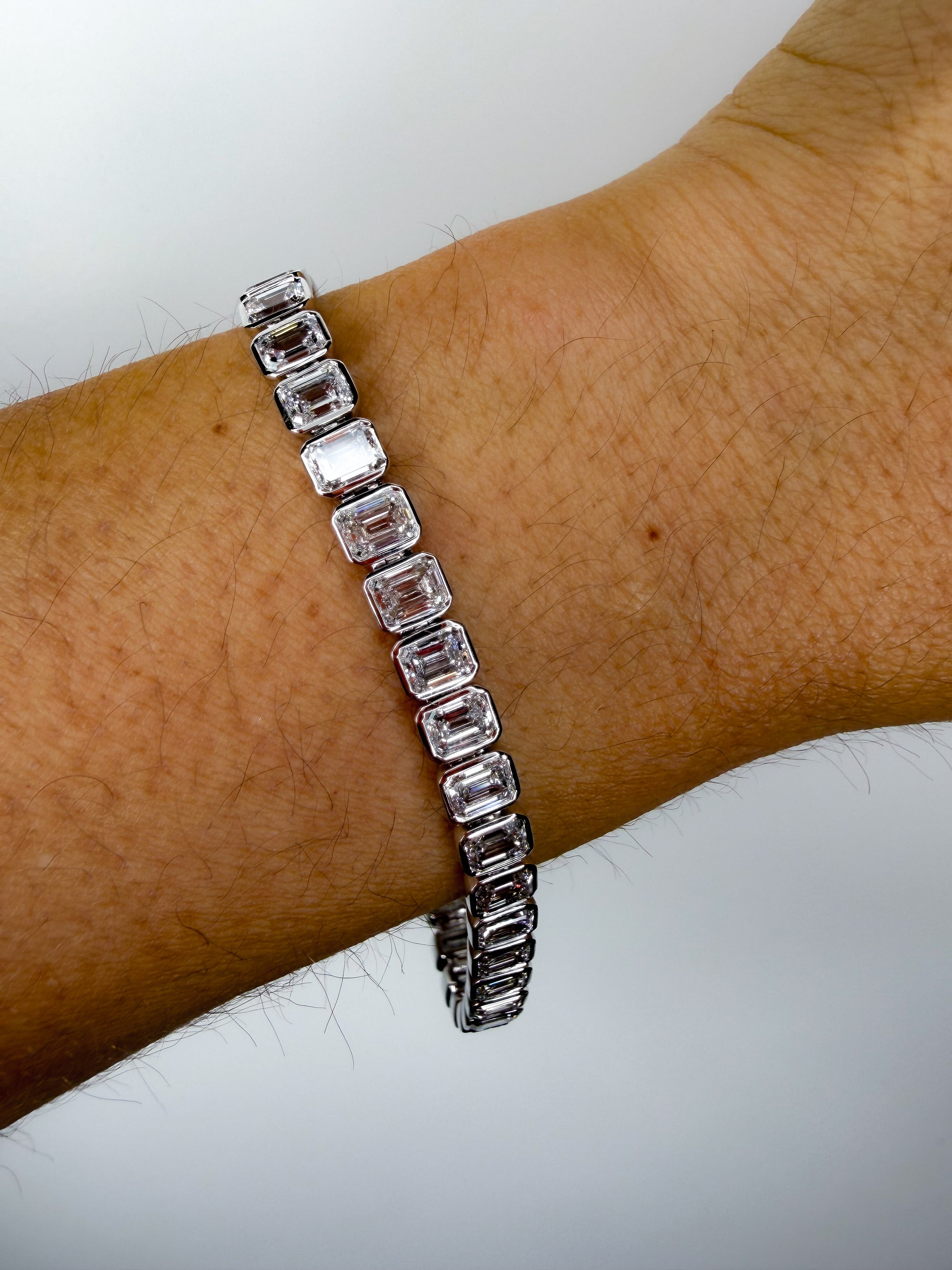 Bold Bezel Emerald Tennis Bracelet