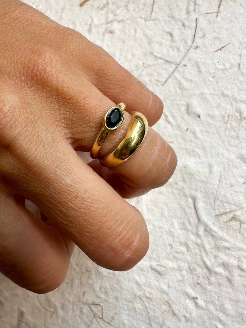 The Black Curve Ring