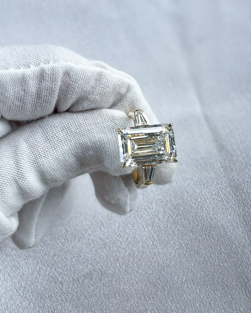 The Prestige Emerald Ring