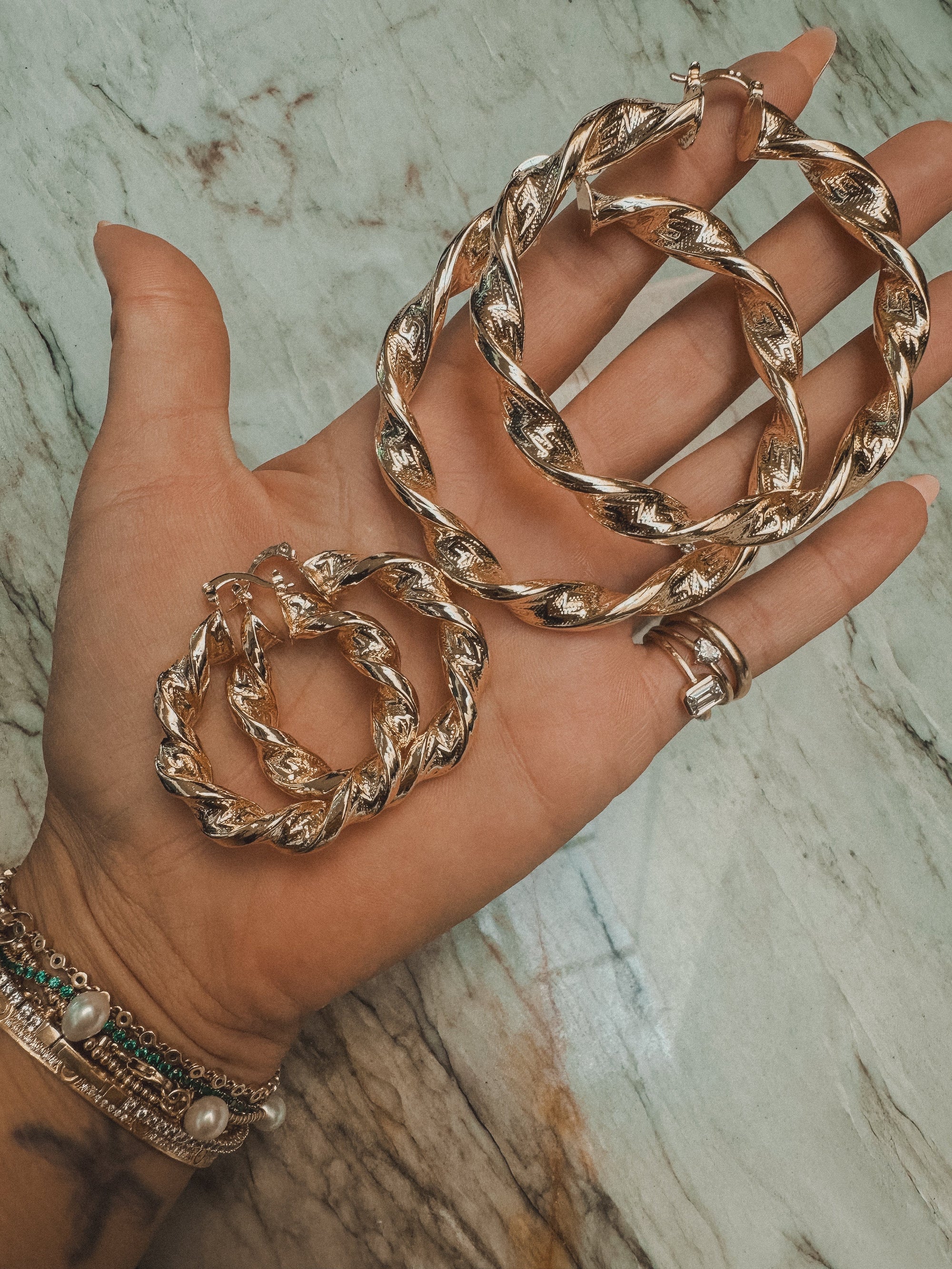 Lucia Hoops