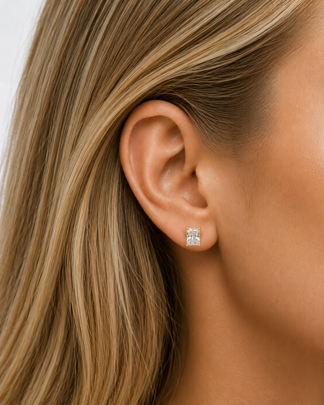 The Elite Radiant Cut 2ctw Diamond Studs