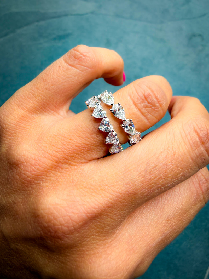 The Horizontal Pear Eternity Band