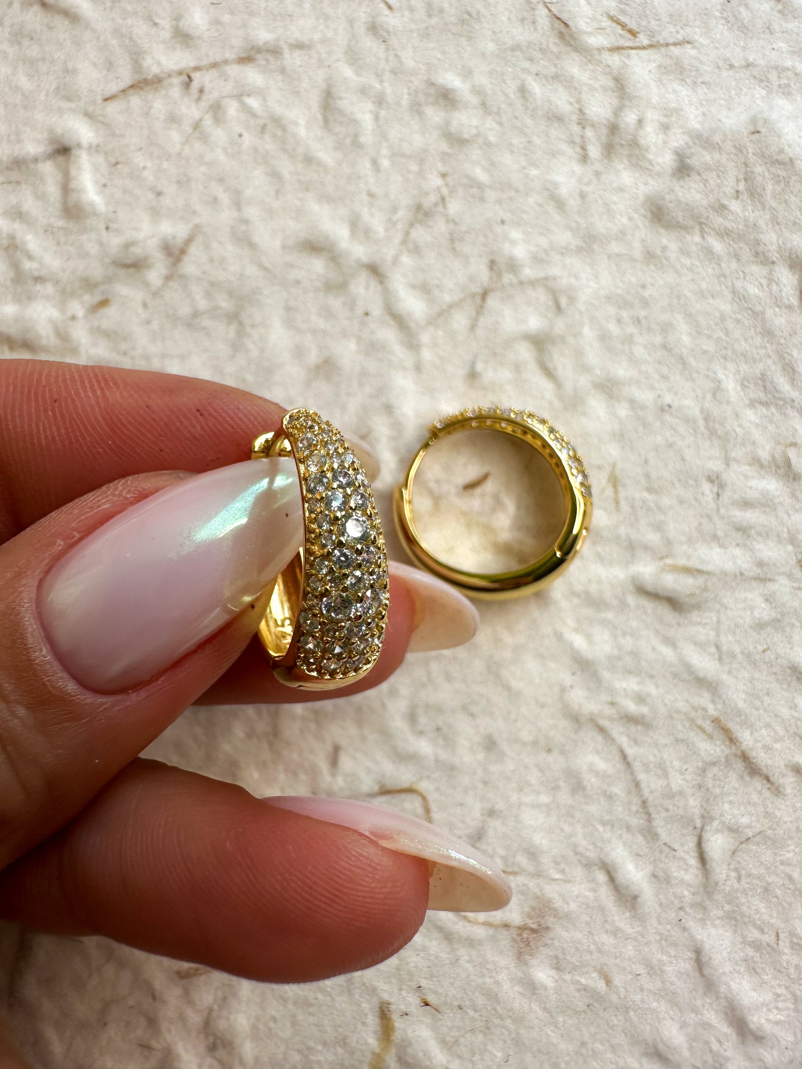 The Glimmer Hoops