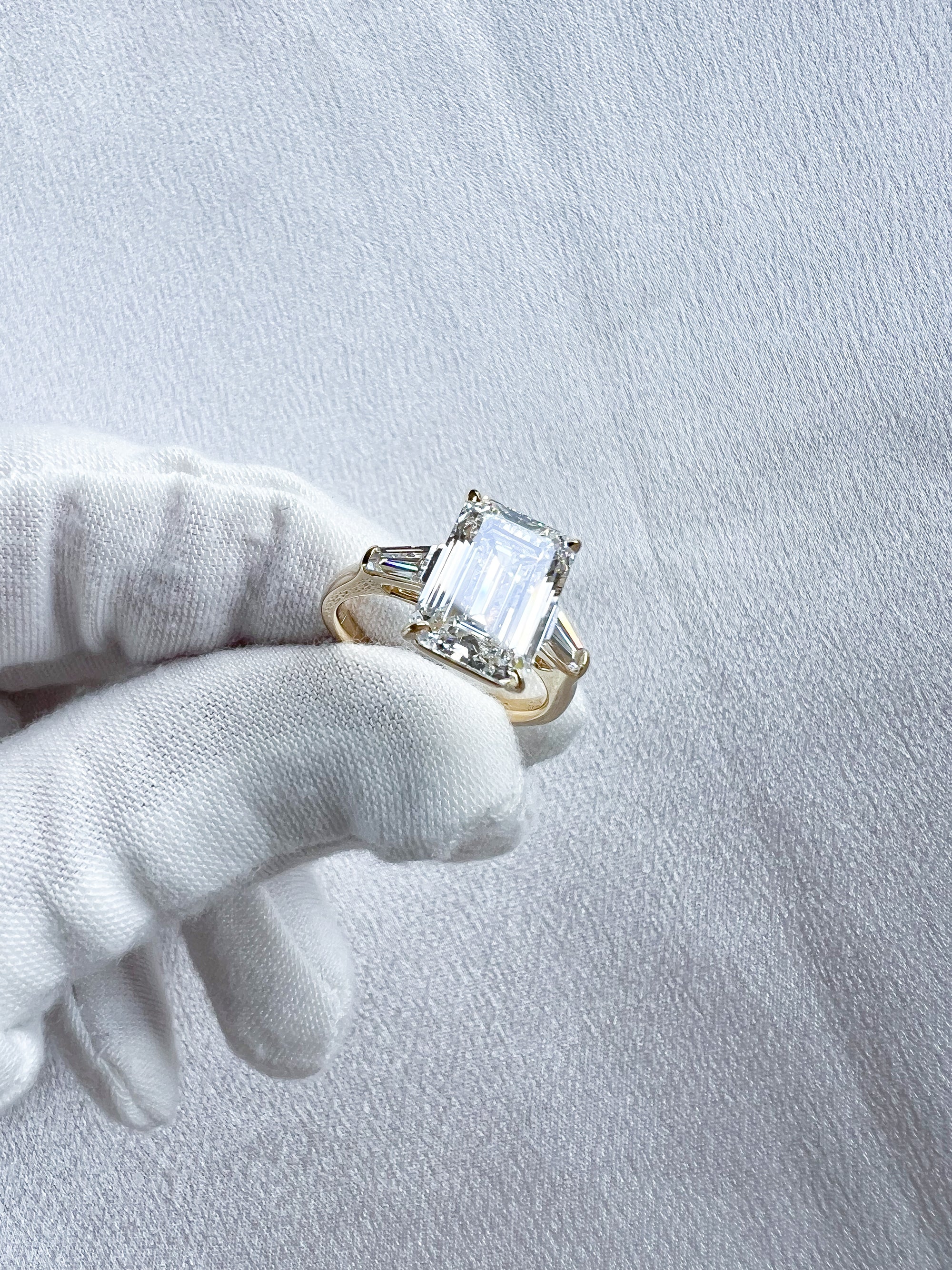 The Prestige Emerald Ring