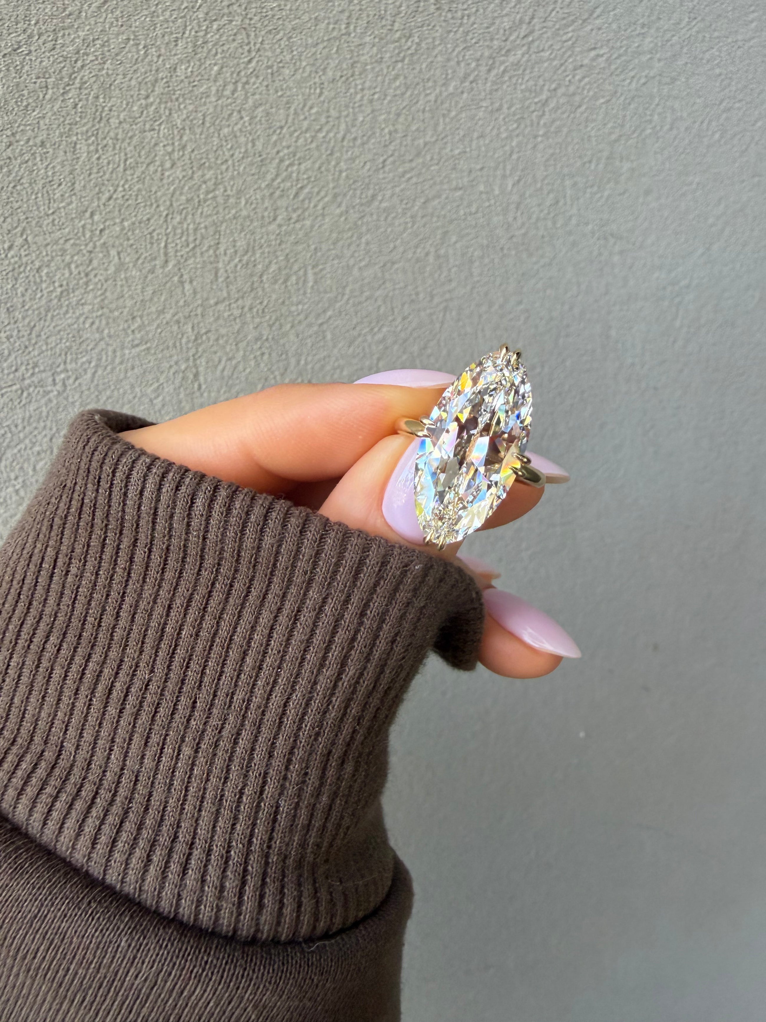 The Jugar Iconic Moval Ring