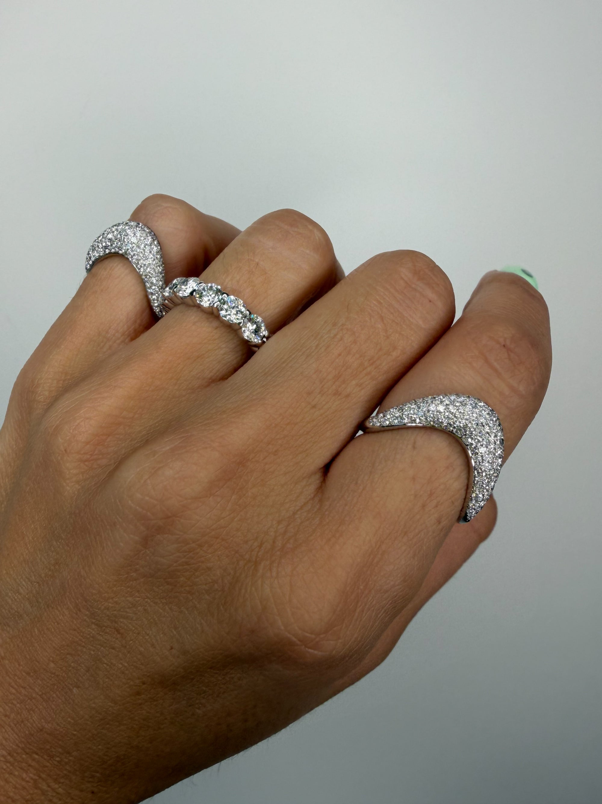 The Nova Curve Ring
