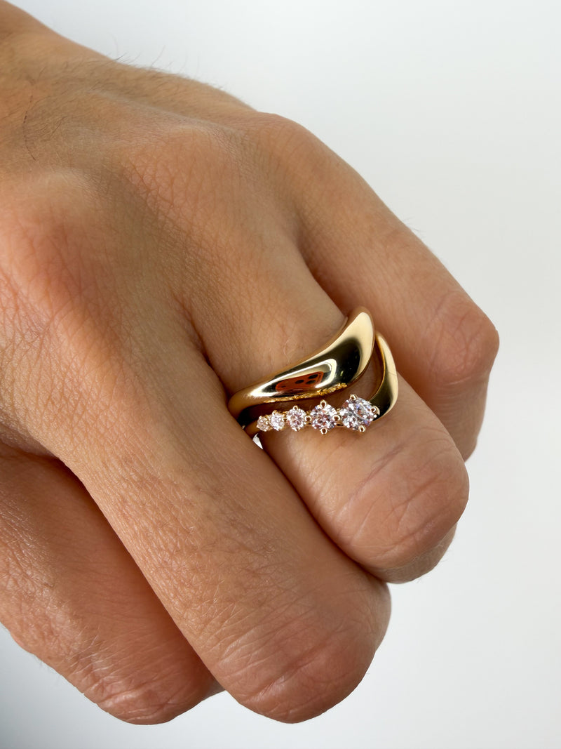 The Curveball Dome Ring