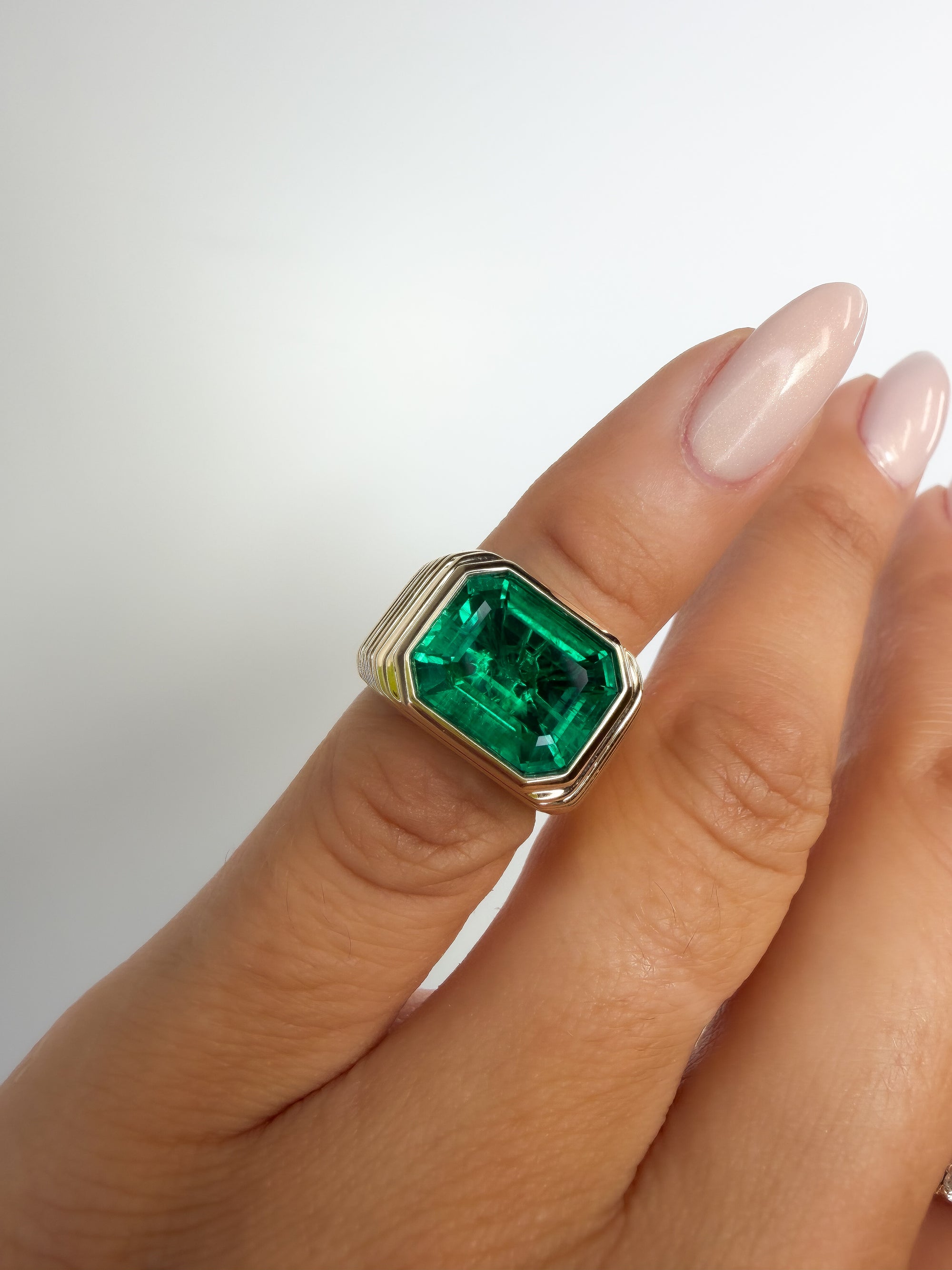 The Emerald Dynasty Ring