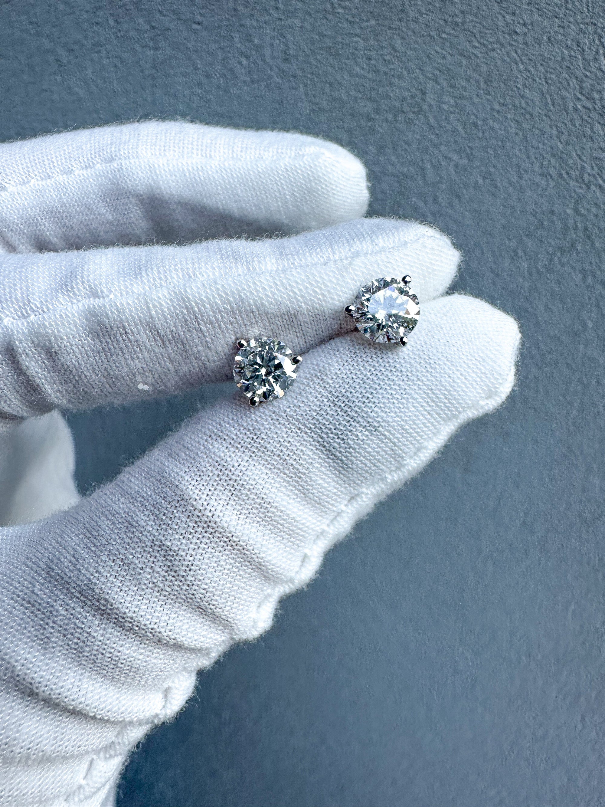The Everyday Icons - Brilliant Cut 2ctw Diamond Studs