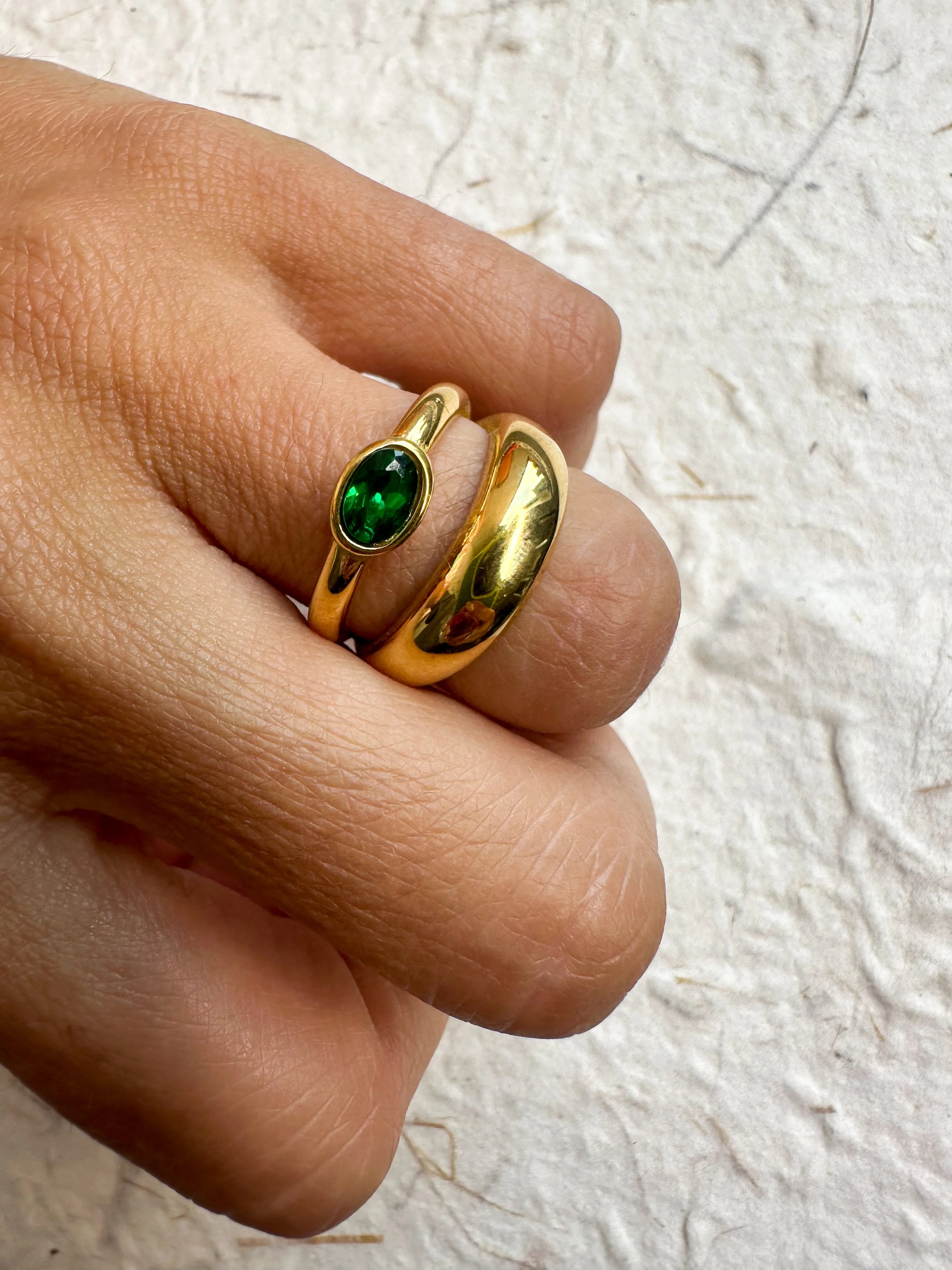 The Green Curve Ring