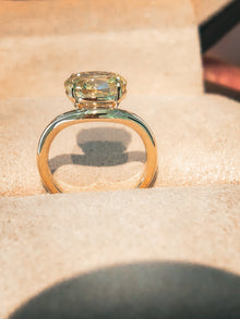The Golden Lady M Pinky Ring