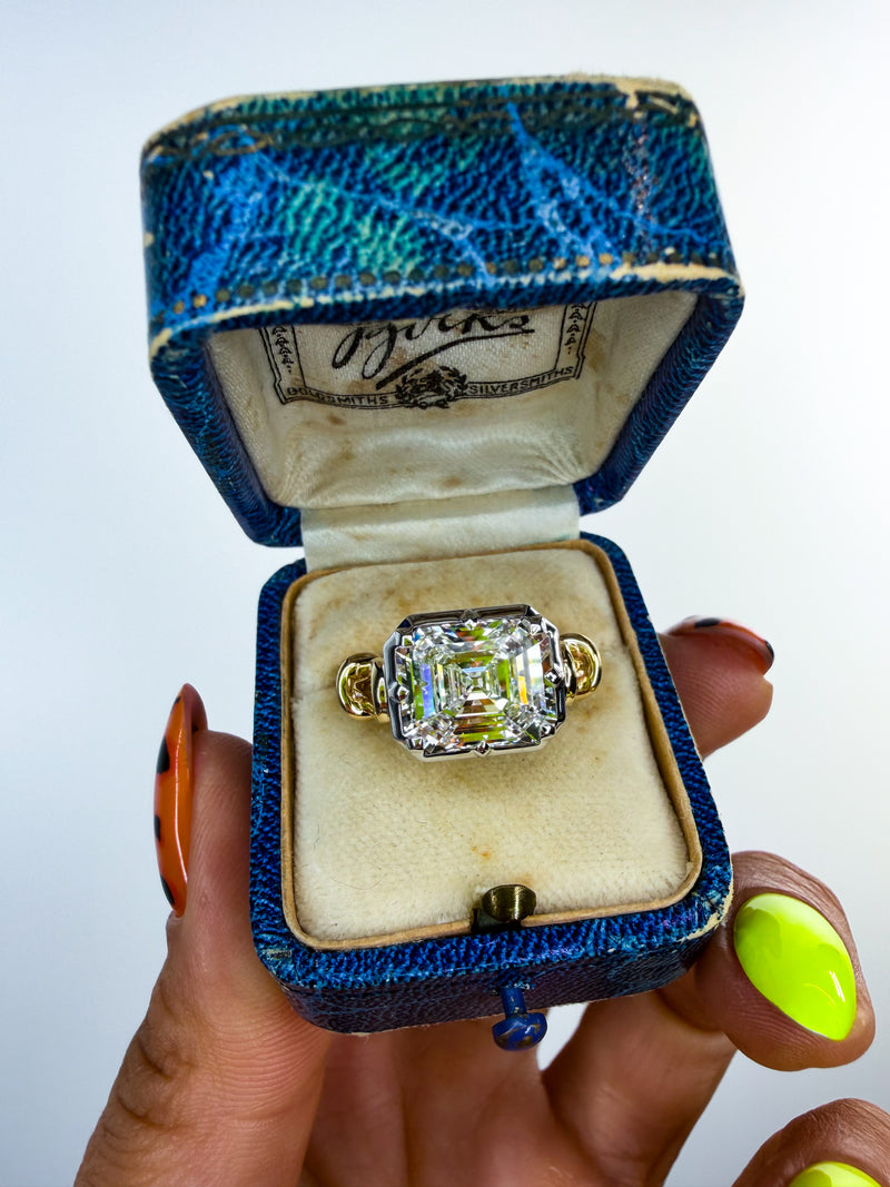 The Heirloom Capsule Emerald Ring