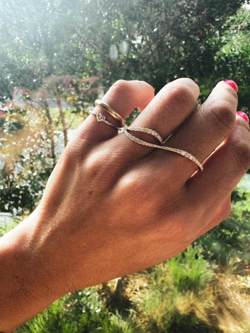 Diamond Wavy Two Finger Ring