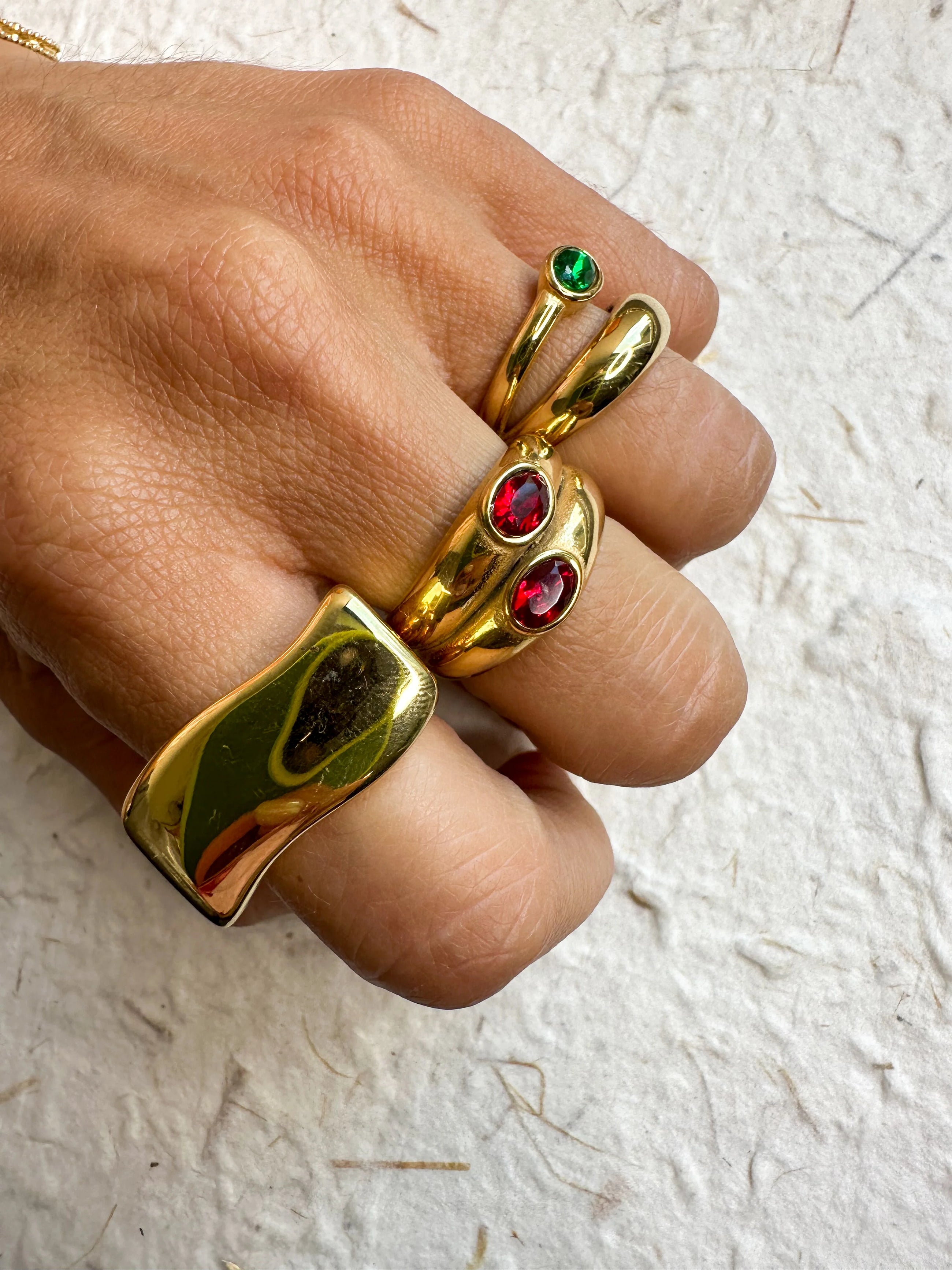 The Green Curve Ring