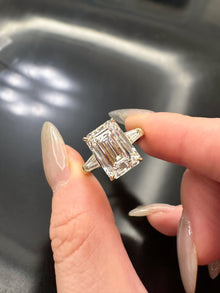The Prestige Emerald Ring