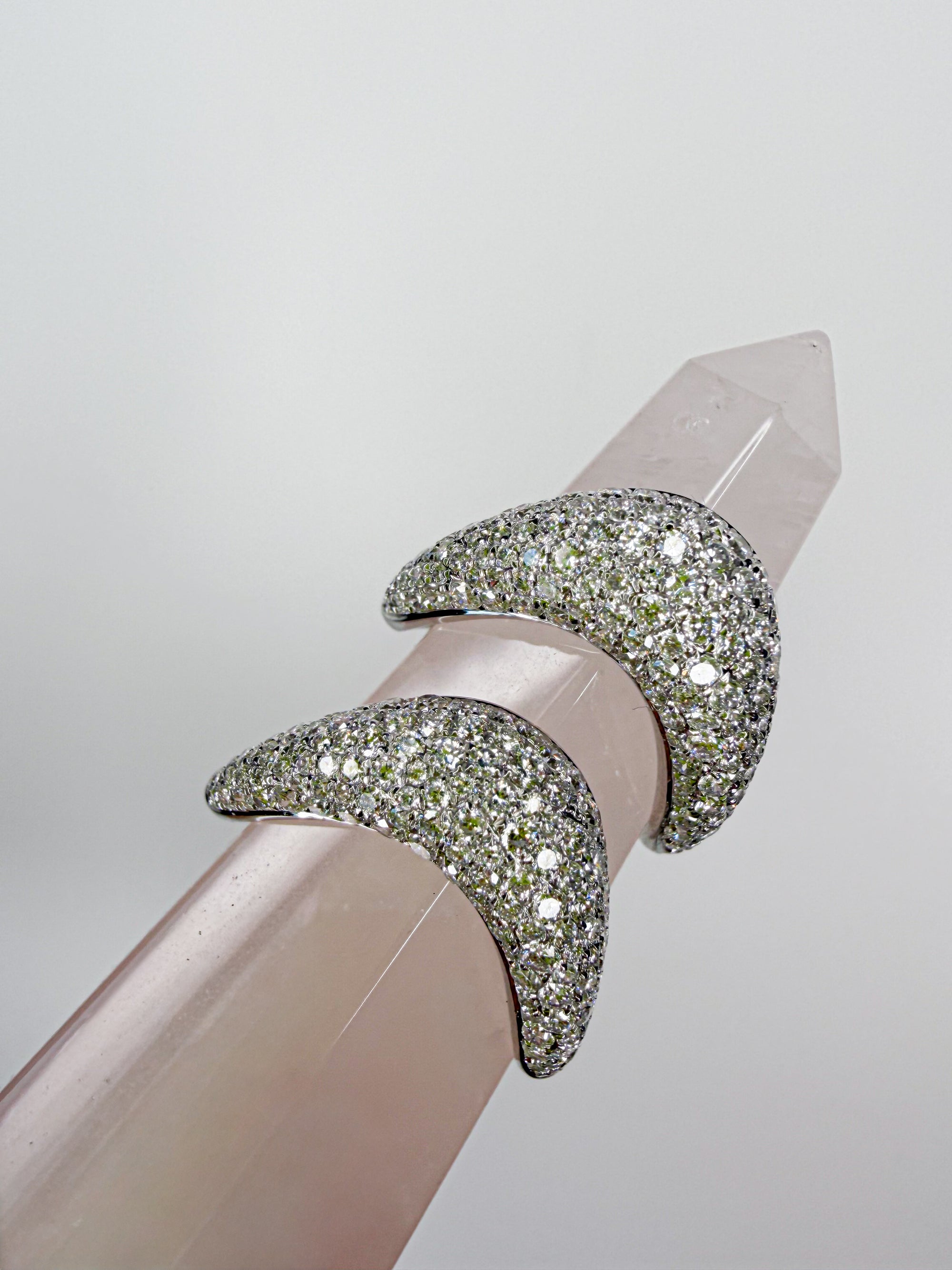 The Nova Curve Ring