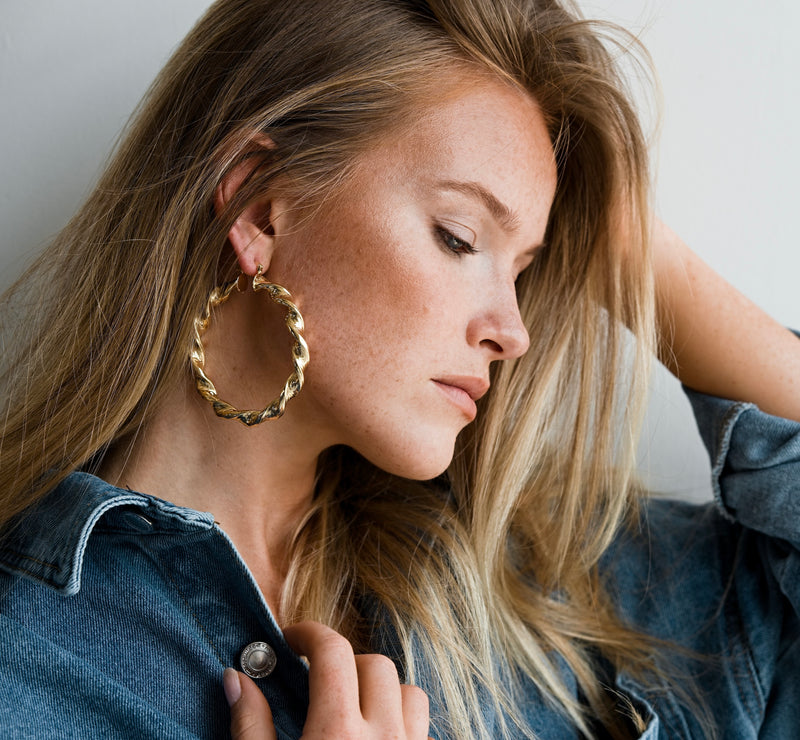 Lucia Hoops