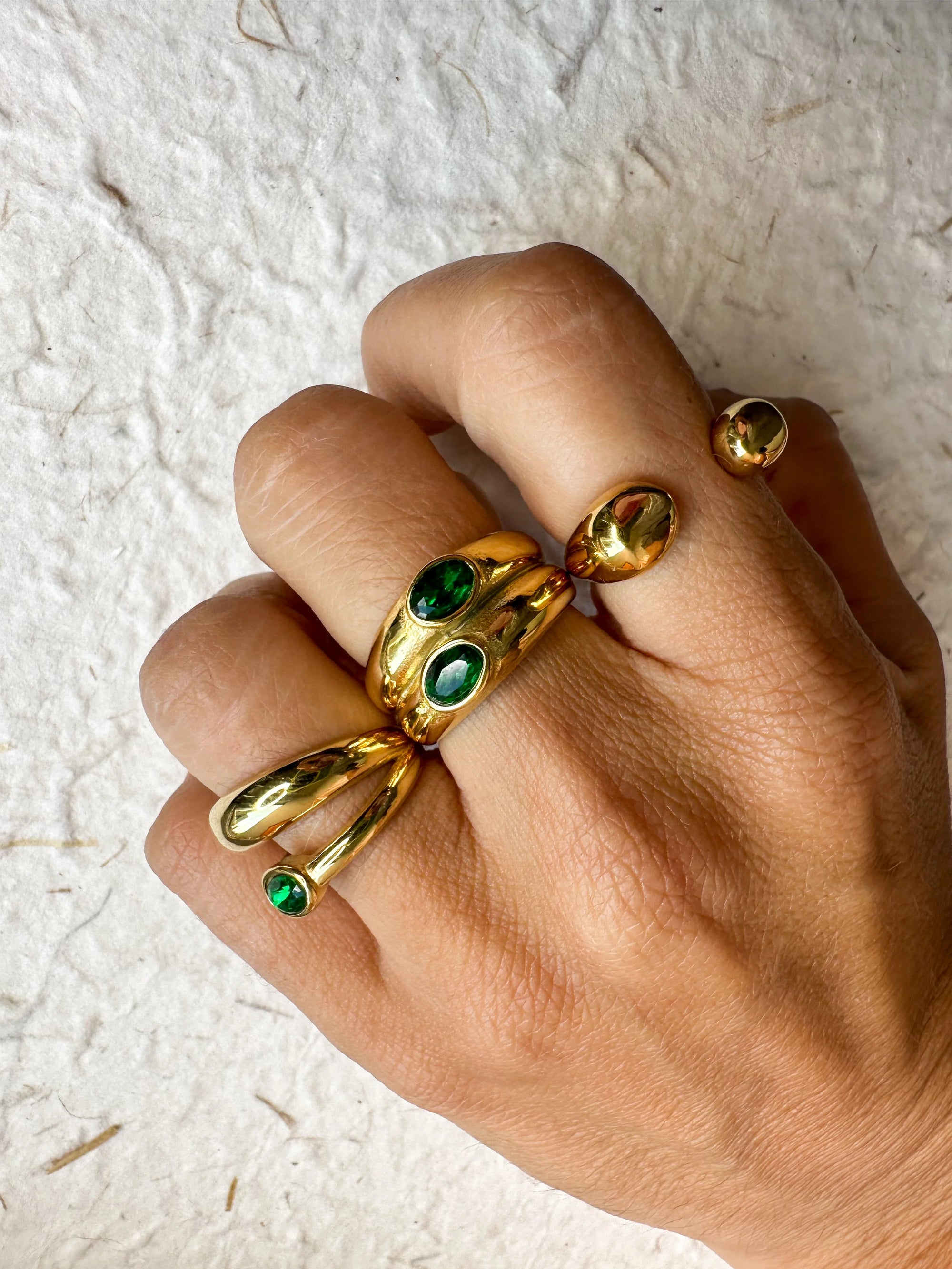 The Green Curve Ring