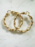 Lucia Hoops