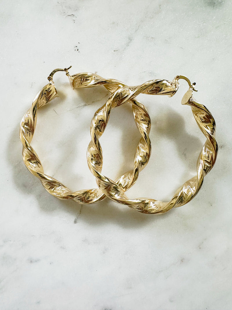 Lucia Hoops