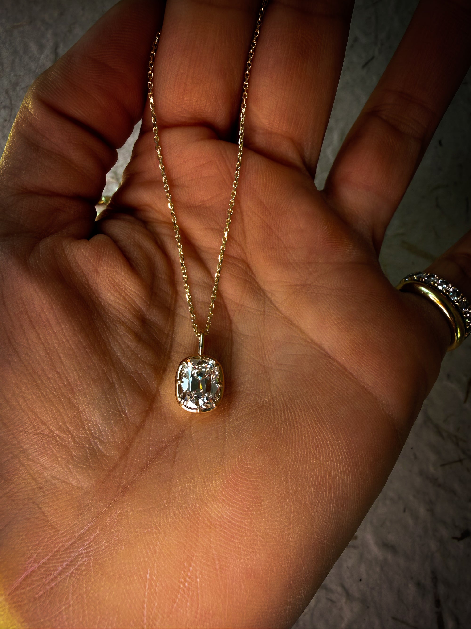 The Heirloom Pendant