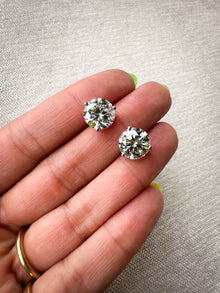 The Loud Luxury - Brilliant Cut 8ctw Diamond Studs